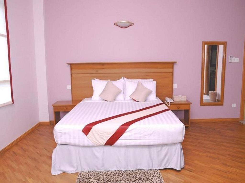 Golden Guest Hotel Тавой Екстер'єр фото
