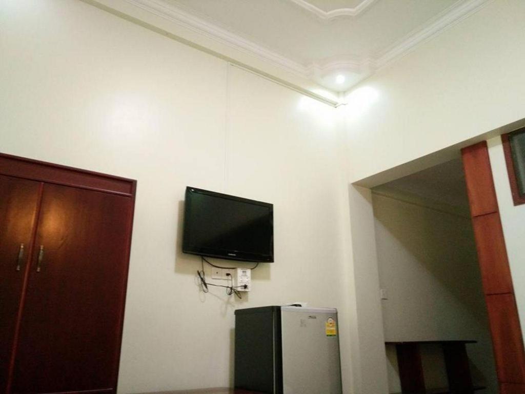 Golden Guest Hotel Тавой Екстер'єр фото