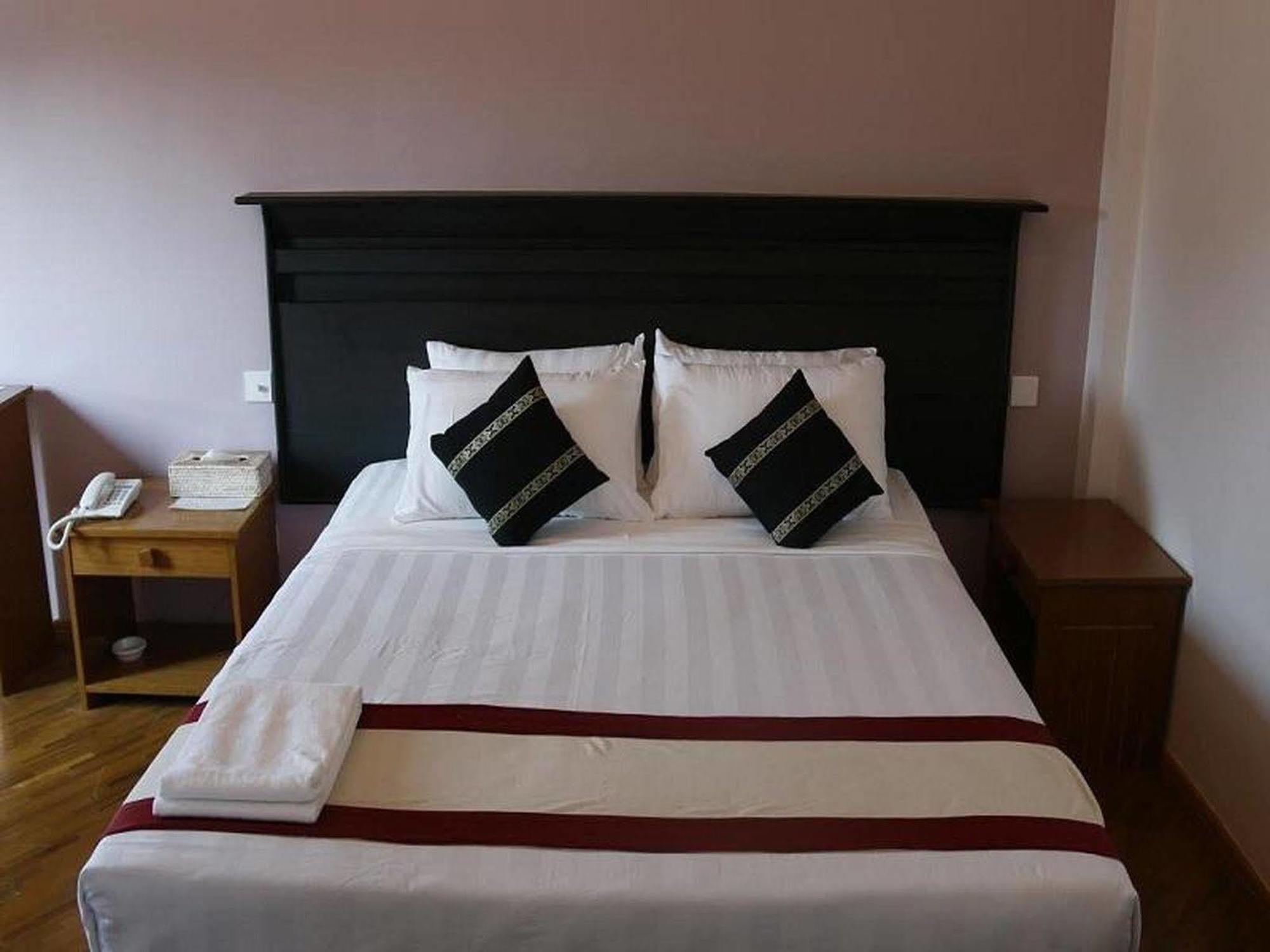 Golden Guest Hotel Тавой Екстер'єр фото