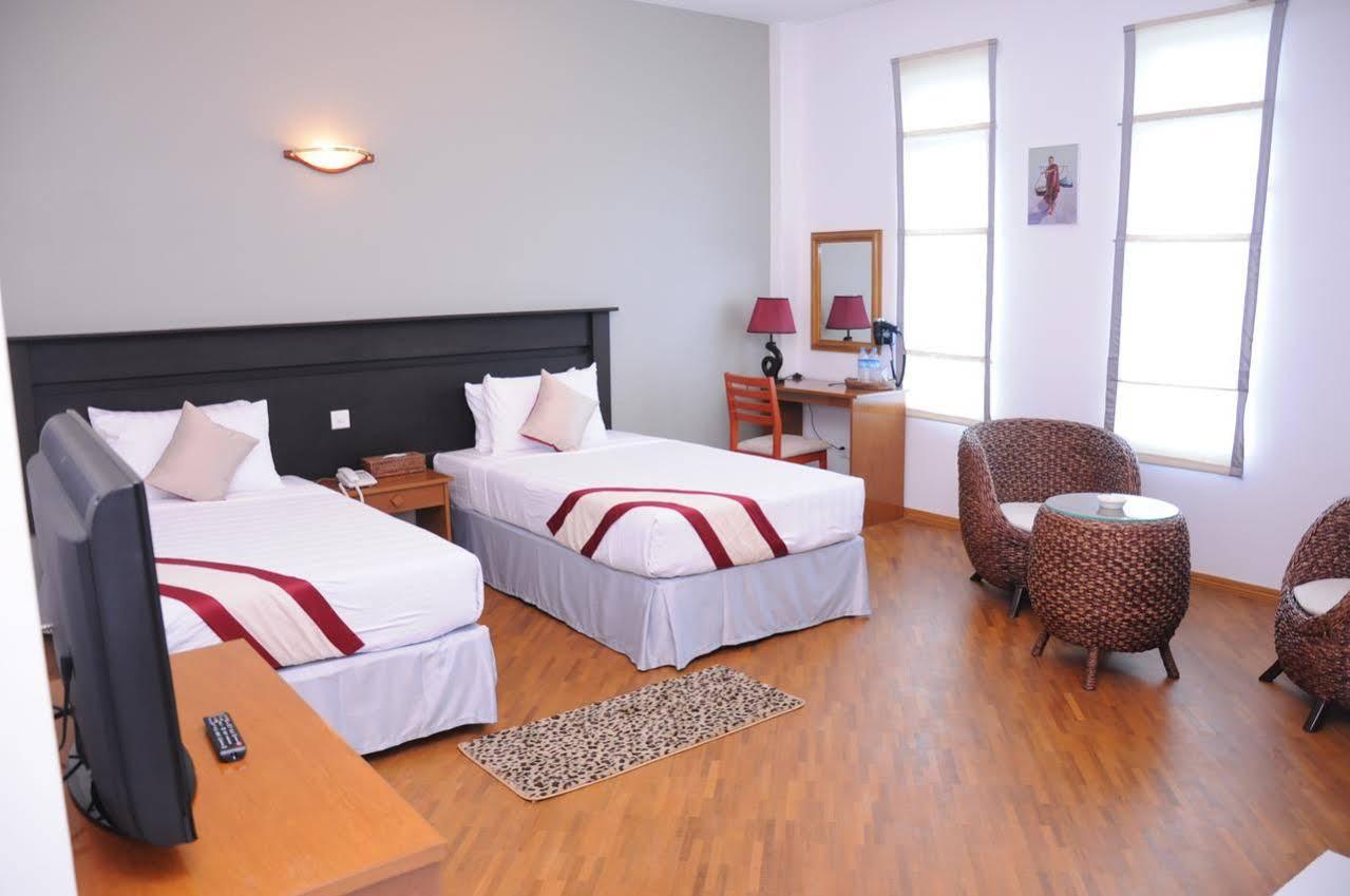 Golden Guest Hotel Тавой Екстер'єр фото